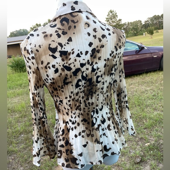 Vintage Y2K S.L.B. Retro Leopard Print Crinkle Buttonup Bell Sleeves Size Medium - Picture 3 of 5